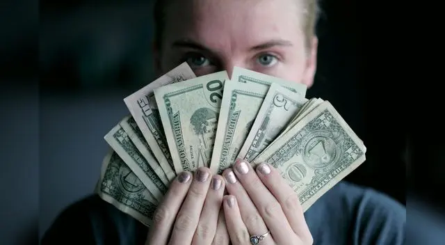 Este beneficio laboral se entrega dos veces al año. Conoce cómo calcular tu gratificación de diciembre para que conozcas cuánto dinero vas a recibir a fin de año.