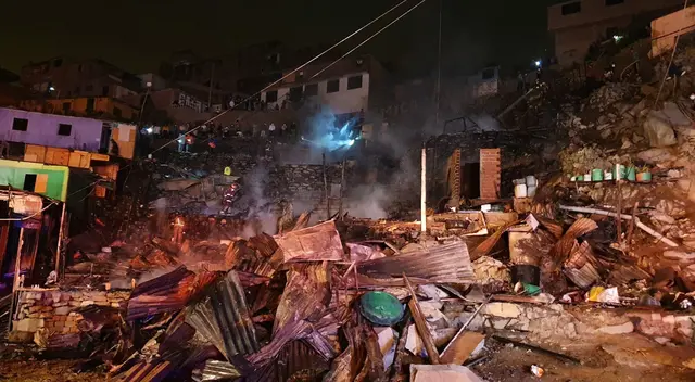 Incendio azota viviendas en Villa María del Triunfo.