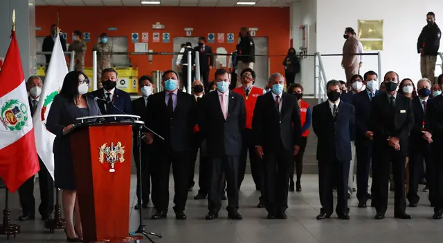 Ministra Nuria Esparch anunció que 10 mil efectivos militares serán capacitados en técnicas de vacunación.