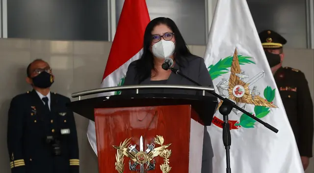 Ministra Nuria Esparch anunció que 10 mil efectivos militares serán capacitados en técnicas de vacunación.