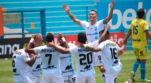 Jean Deza se gano miles de críticas. Jean Deza se gano miles de críticas.