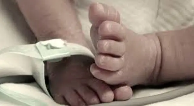 Bebé murió en Reino Unido.