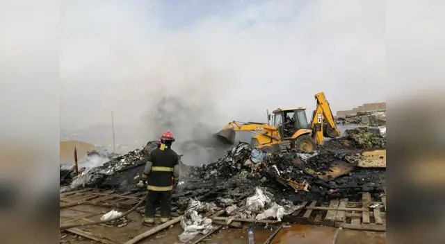 incendio consume almacén clandestino de chatarra incendio consume almacén clandestino de chatarra