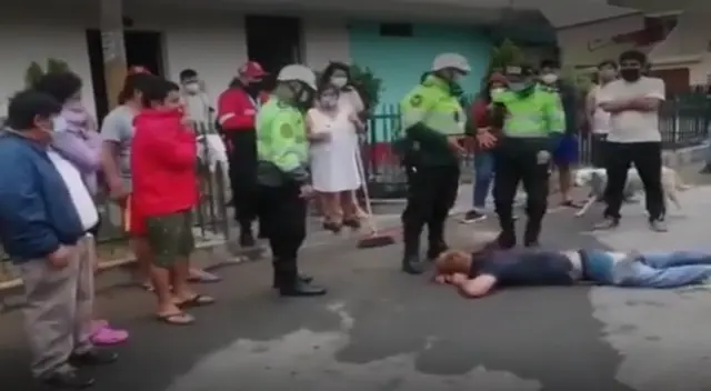 La Policía llegó después de una hora de la alerta de los vecinos. La Policía llegó después de una hora de la alerta de los vecinos.