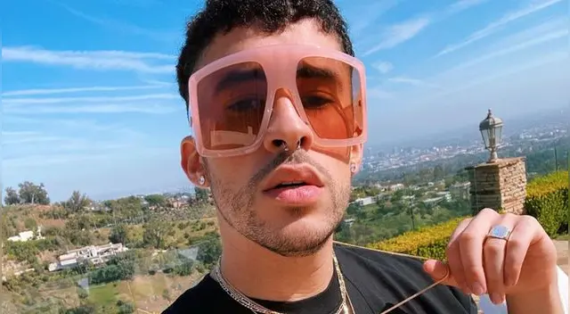 Bad Bunny tuvo que aparecer en los AMAs 2020 desde su hogar, tras cancelar la presentación en vivo que tenía prevista junto a Jhay Cortez. Bad Bunny tuvo que aparecer en los AMAs 2020 desde su hogar, tras cancelar la presentación en vivo que tenía prevista junto a Jhay Cortez.