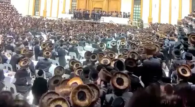 En las imágenes del video se puede ver que la concurrencia no respetó el protocolo de bioseguridad. En las imágenes del video se puede ver que la concurrencia no respetó el protocolo de bioseguridad.