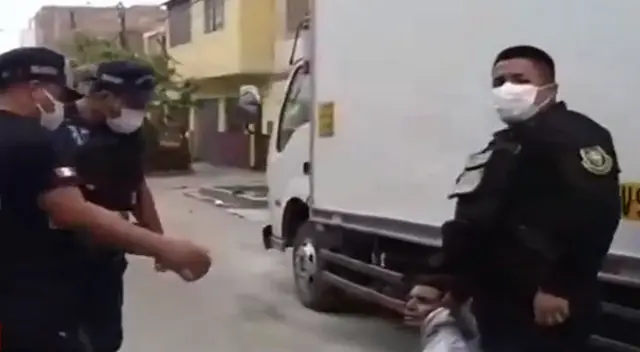 Uno de los delincuentes fue detenido por los agentes policiales. Uno de los delincuentes fue detenido por los agentes policiales.