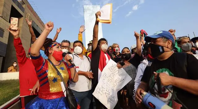 Toño Centella y artistas piden al Mincul reactivar shows. Toño Centella y artistas piden al Mincul reactivar shows.