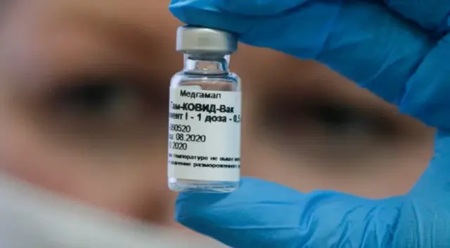 La primera partida de Sputnik V llegará al mercado exterior en enero de 2021, según la Agencia EFE.