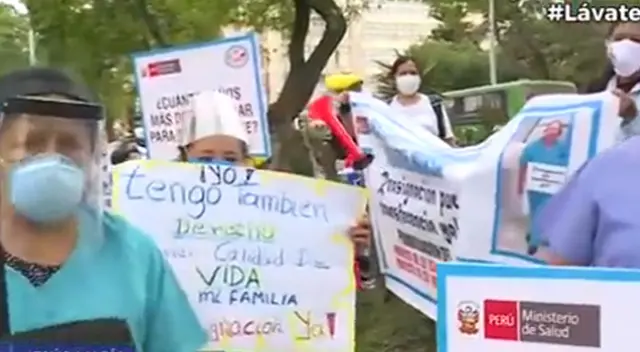 Desde la mañana, decenas de médicos se encuentran en los exteriores del Minsa. Desde la mañana, decenas de médicos se encuentran en los exteriores del Minsa.