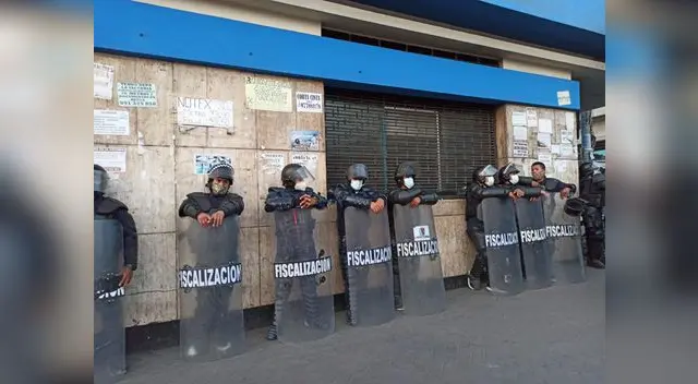 Fiscalizadores resultaron heridos en enfrentamiento con ambulantes Fiscalizadores resultaron heridos en enfrentamiento con ambulantes