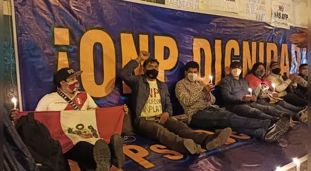 Aportantes de la ONP realizan huelga de hambre Aportantes de la ONP realizan huelga de hambre