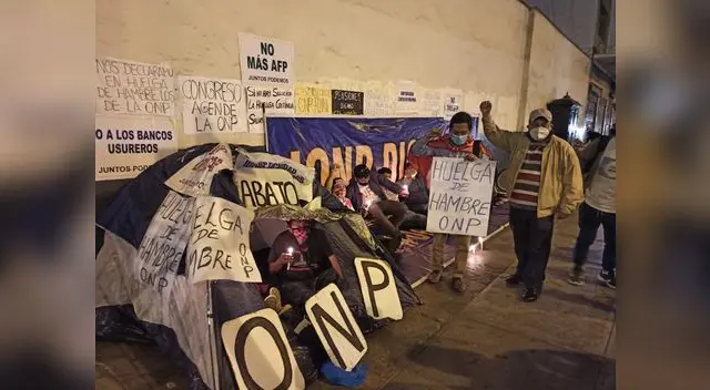 Aportantes de la ONP realizan huelga de hambre Aportantes de la ONP realizan huelga de hambre