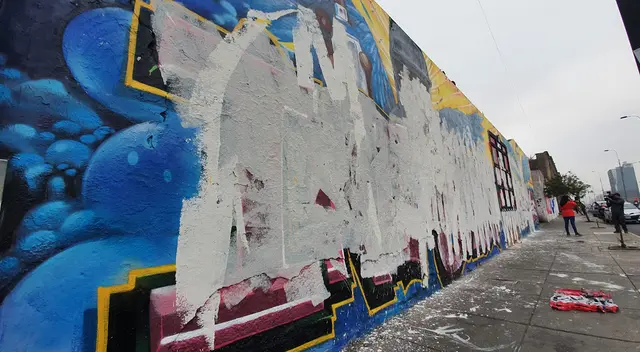 Destruyen grafiti de los héroes del Bicentenario. Destruyen grafiti de los héroes del Bicentenario.