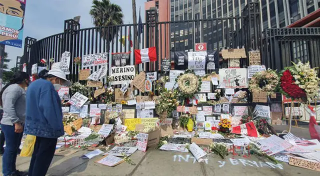 Destruyen altar de héroes del Bicentenario. Destruyen altar de héroes del Bicentenario.