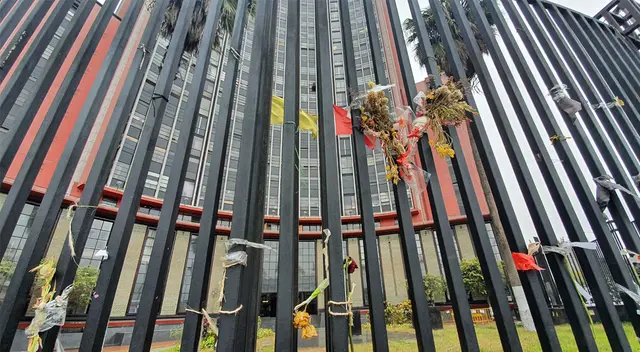 Destruyen altar de héroes del Bicentenario. Destruyen altar de héroes del Bicentenario.