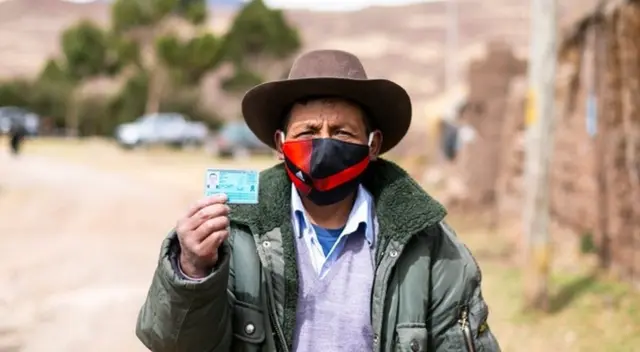 ¡Atención beneficiarios! Conoce la fecha en que podrás realizar el cobro de tu bono Universal desde la banca celular. No olvides tener a la mano tu DNI para corroborar la fase de pago. ¡Atención beneficiarios! Conoce la fecha en que podrás realizar el cobro de tu bono Universal desde la banca celular. No olvides tener a la mano tu DNI para corroborar la fase de pago.