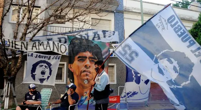 Gobierno de Argentina decreta tres días de duelo nacional por muerte de Maradona Gobierno de Argentina decreta tres días de duelo nacional por muerte de Maradona