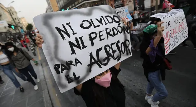Así se desarrolla la marcha por el Día Internacional de la Eliminación de la Violencia contra la Mujer