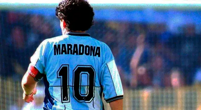 Hinchas pretenden retirar el 10 de la selección argentina tras la muerte de Maradona Hinchas pretenden retirar el 10 de la selección argentina tras la muerte de Maradona