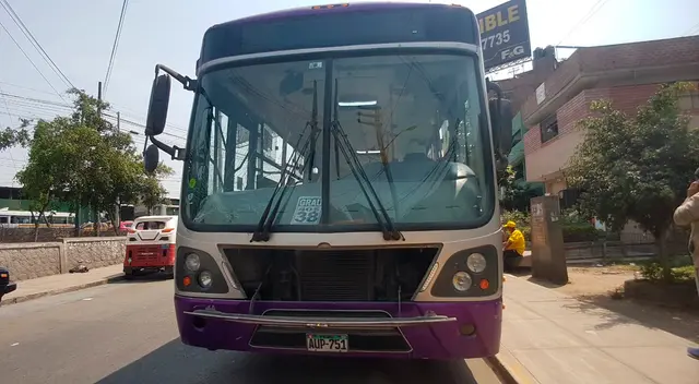 Chófer fue trasladado a la Comisaría de Piedra Lisa, en el Rímac. Chófer fue trasladado a la Comisaría de Piedra Lisa, en el Rímac.