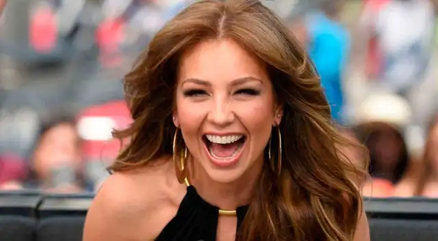 Thalía marca tendencia con su renovado cabello de arcoíris Thalía marca tendencia con su renovado cabello de arcoíris