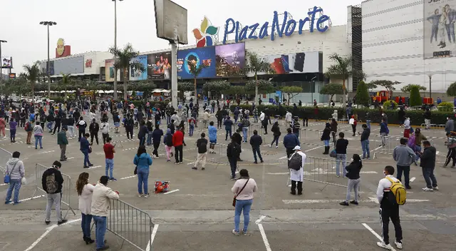 Aumentan aforo en tiendas.