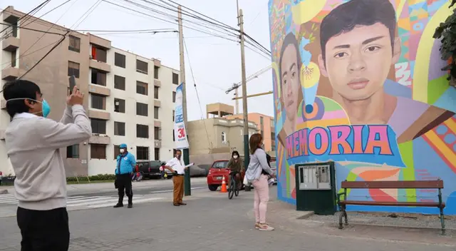 Realizan mural en memoria de los jóvenes fallecidos en marcha.