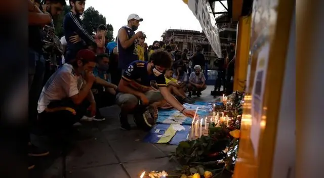 Los aficionados de Boca y su testimonio a Diego. Los aficionados de Boca y su testimonio a Diego.