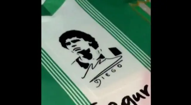 Banfield jugará con la camiseta con la cara de Maradona. Banfield jugará con la camiseta con la cara de Maradona.