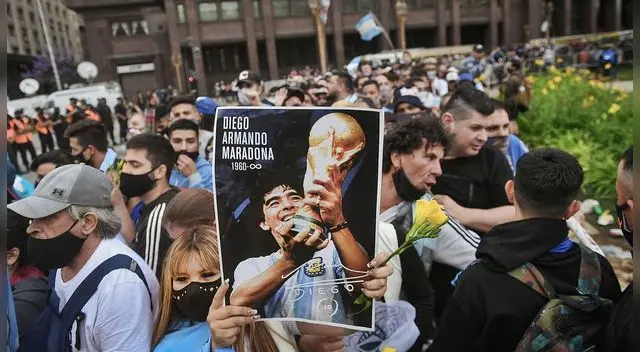 Mas contradicciones sobre la hora de muerte de Maradona.