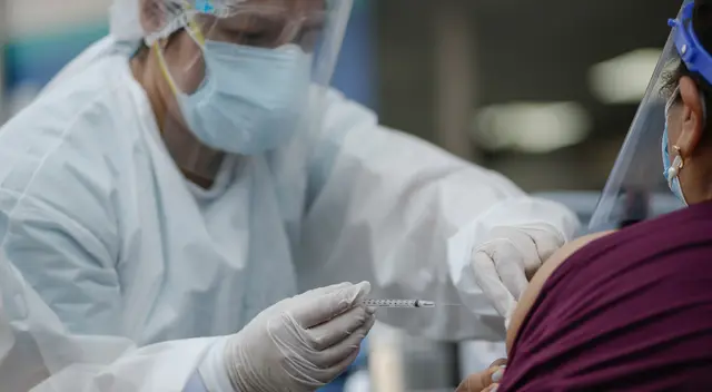 Sigue abierta inscripción para voluntarios de vacuna Sinopharm.