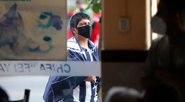 Cientos de hinchas lamentaron la derrota de Alianza Lima. Cientos de hinchas lamentaron la derrota de Alianza Lima.