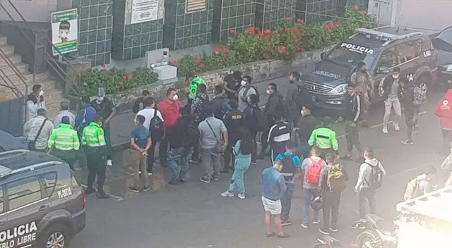 Grupo terna en la marcha contra Manuel Merino Grupo terna en la marcha contra Manuel Merino