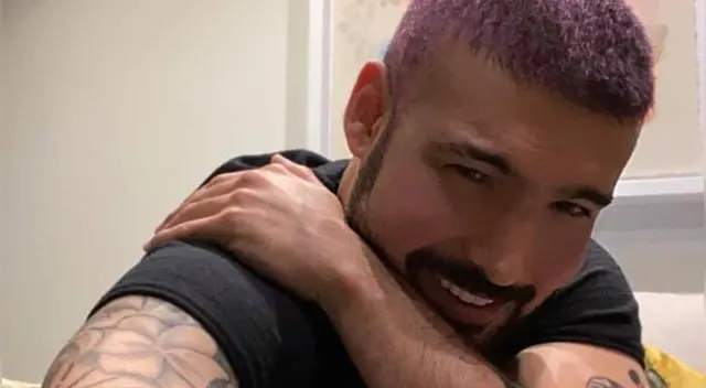 Ezio Oliva decidió terminar su 2020 con una nueva apariencia y presentó a sus seguidores el color por el que cambió su cabello negro. Ezio Oliva decidió terminar su 2020 con una nueva apariencia y presentó a sus seguidores el color por el que cambió su cabello negro.