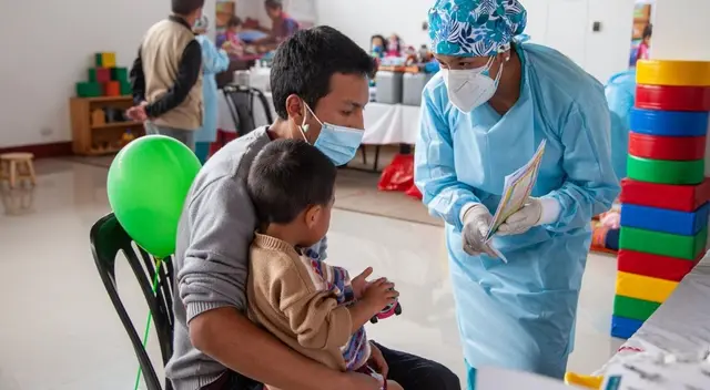 El Gobierno localiza a cada familia y la afilia de forma automática mediante la creación de una cuenta en el Banco de la Nación para hacer los pagos cada dos meses para evitar salir durante la pandemia.