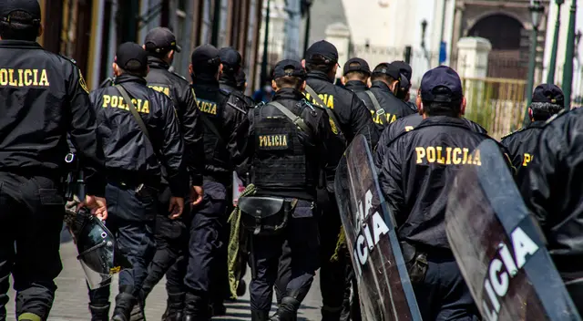Policías renuncian.