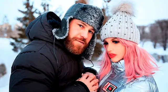 Yuri Tolochko se comprometió con su muñeca de silicona en 2019. Yuri Tolochko se comprometió con su muñeca de silicona en 2019.
