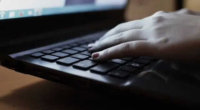 La joven de 23 años se encuentra devastada por tener los días contados | Foto: Referencial La joven de 23 años se encuentra devastada por tener los días contados | Foto: Referencial