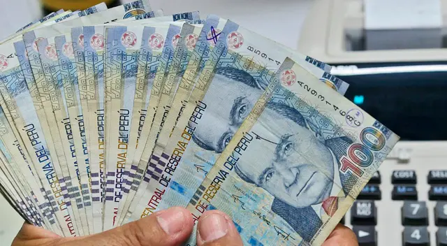 Gobierno peruano dará 'Bono para la Reactivación Económica' a trabajadores del sector público como parte del presupuesto público 2021.