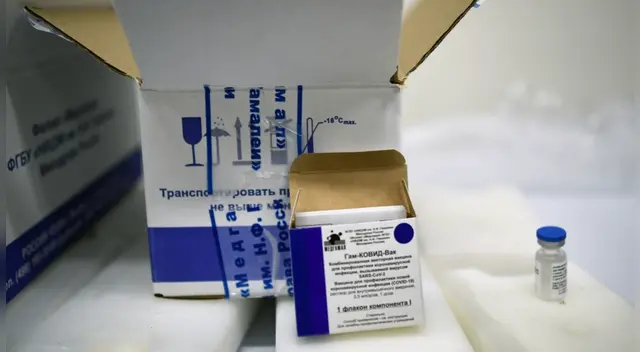 La vacunación tendrá carácter voluntario. Al principio, serán inoculados médicos y maestros. La vacunación tendrá carácter voluntario. Al principio, serán inoculados médicos y maestros.