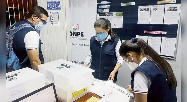 La plataforma online de la ONPE para elegir dónde votar cerca a tu domicilio estará disponible durante diciembre. Recuerda tener tu DNI a la mano para averiguar si tienes multas electorales. La plataforma online de la ONPE para elegir dónde votar cerca a tu domicilio estará disponible durante diciembre. Recuerda tener tu DNI a la mano para averiguar si tienes multas electorales.