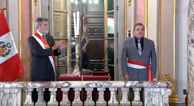 Cluber Fernando Aliaga Lodtmann se convierte en el nuevo ministro del Interior tras dimisión de Rubén Vargas. Cluber Fernando Aliaga Lodtmann se convierte en el nuevo ministro del Interior tras dimisión de Rubén Vargas.