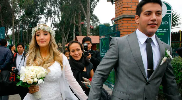 Jean Paul Santa María y Romina Gachoy cantan juntos. Jean Paul Santa María y Romina Gachoy cantan juntos.