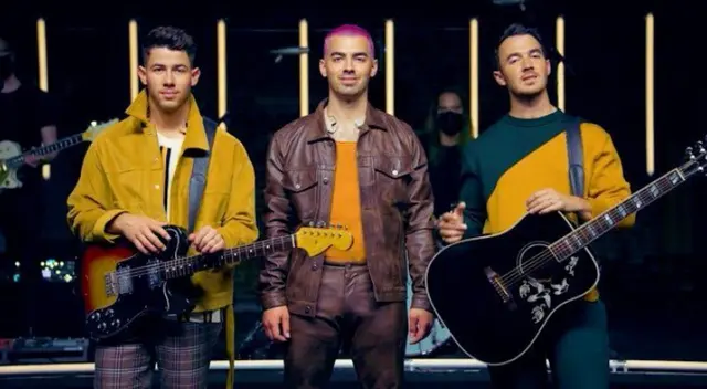 Los Jonas Brothers grabaron una presentación que será transmitida vía streaming en YouTube hoy 3 diciembre para emoción de sus fans.