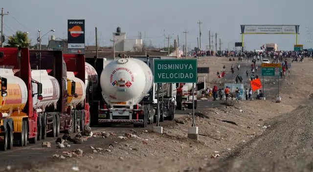 Miles de pacientes con COVID-19 podrían quedarse sin oxígeno medicinal debido al bloqueo de carreteras, según señaló el gerente general de la empresa Linde, Julio Cáceres.