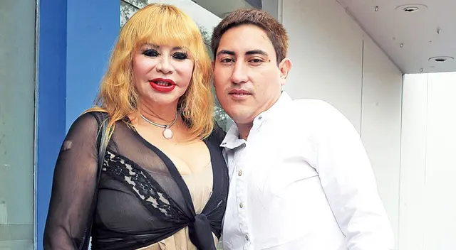 Susy Díaz sacó las cosas de su ex Walter Obregón de su hogar, e incluso le habría cortado algunas de sus prendas debido a su ampay. Susy Díaz sacó las cosas de su ex Walter Obregón de su hogar, e incluso le habría cortado algunas de sus prendas debido a su ampay.