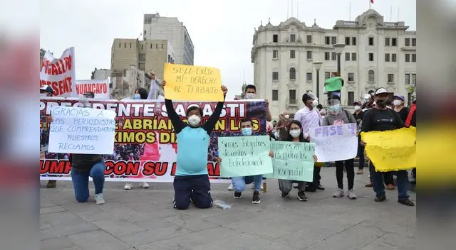 Los trabajadores marcharon por las calles de Lima