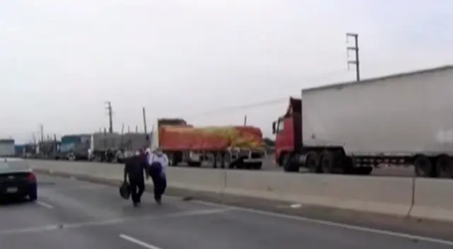 Bloqueo de carretera en La Libertad.
