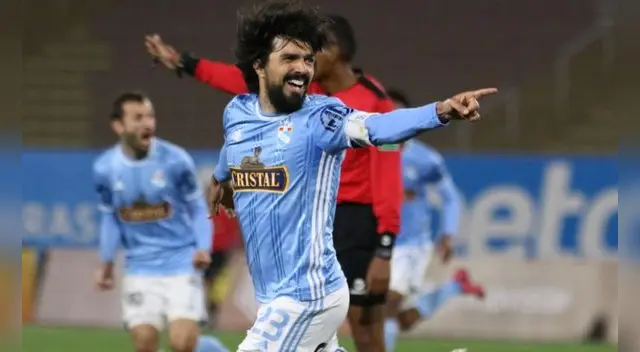 Cazulo feliz celebra el gol de la victoria ante Ayacucho FC. Cazulo feliz celebra el gol de la victoria ante Ayacucho FC.